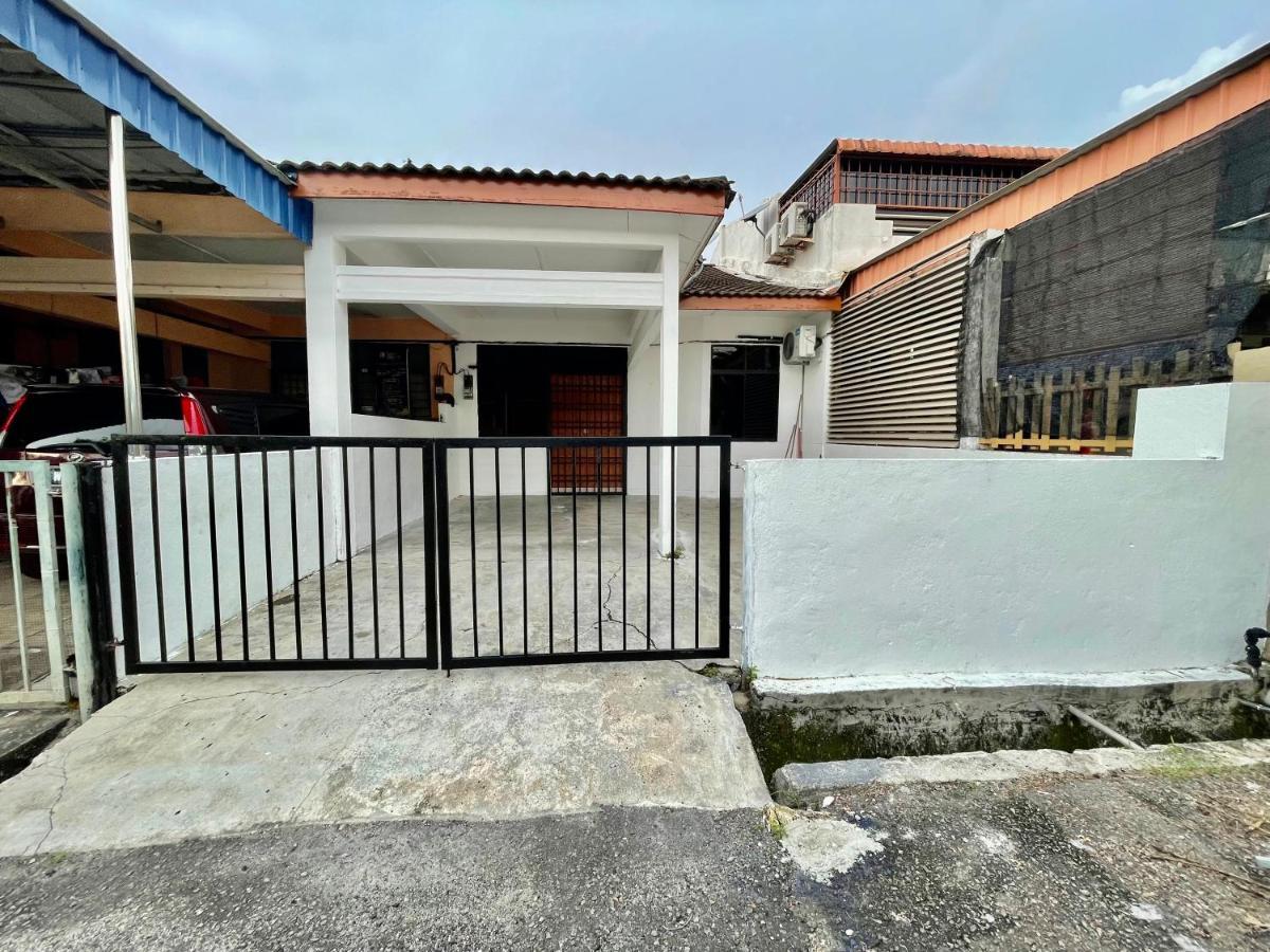Cozy 255 Entire 3 Bedroom House At Alma Bukit Mertajam Esterno foto